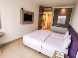 Belvena Makati Hotel，位于Sukarami的酒店