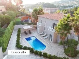 Luxury Villa, Private Beach n Pool