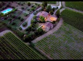 LOCANDA PODERE LE VIGNE，位于拉达-因基安蒂的酒店