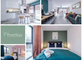 Stylish Five Bedroom House By PureStay Short Lets & Serviced Accommodation Failsworth With Free Parking