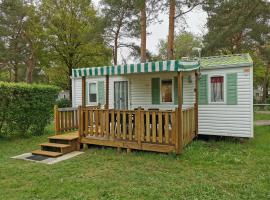 Mobil Home 4 pers proche Puy du Fou et Montaigu (Vendée 85)，位于La Boissière-de-Montaigu的豪华帐篷营地