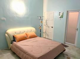 Kapar Homestay@Master Room/Private Bathroom/Private Car Park/1-2pax，位于Kapar的民宿
