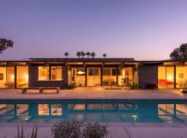 The Milky Way Modern Desert Retreat，位于博雷戈斯普林斯的酒店