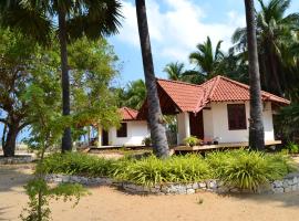 Nirukthie Beach Resort & Restaurant，位于卡尔皮蒂耶的度假村