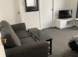 New 2 bedroom Apartment in Greater Manchester，位于阿什顿下安林恩的酒店