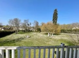 APPARTEMENT AVEC VUE à 180 DEGRES SUR UN PARC ARBORE CALME PARKING