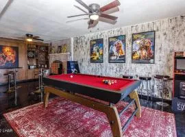 Havasu Hotspot- arcade & heated pool! Room for all!