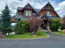 Grand Getaway at Green Bluff