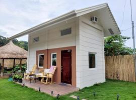 Casita Uno Tiny Home with garden kitchen starlink 2 scooters，位于爱妮岛的酒店