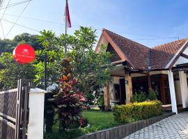 Roemah Renjana Bandung，位于万隆西爪哇文化公园附近的酒店
