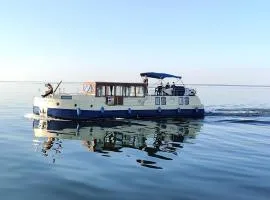 Boats & Yachts at Zehdenick Harbor by Kuhnle-Tours
