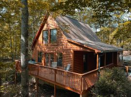 Great Smoky Mountains Cabin!, Secluded, Pet-Kid Friendly!，位于赛维尔维尔的酒店
