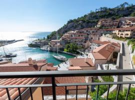 Portopiccolo Avolare Borgo Apartments with Beach Included，位于西斯蒂亚纳的酒店