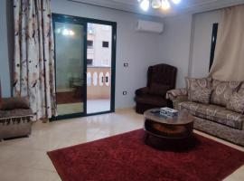 Spacious apartment with Nile view，位于Al Ma‘şarah的酒店