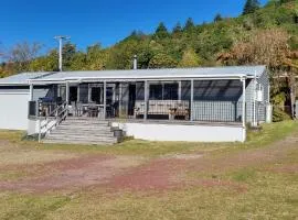 The Lake House - Taupo Holiday Home