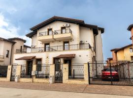 Villa Harry，位于Moşniţa Nouă的住宿加早餐旅馆