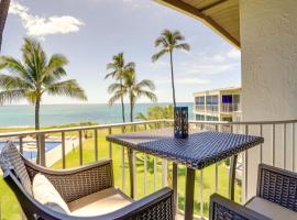 Sunny Waianae Condo with Ocean View!，位于Waianae的酒店