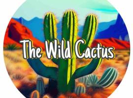 NEW*The Wild Cactus- Best of LBK w/TennisCourts，位于拉伯克的度假屋