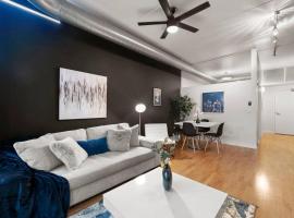 Sleek 2 Bed 2 Bath Condo in Trendy Fulton Market，位于芝加哥的酒店