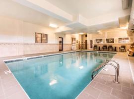 Comfort Inn & Suites Streetsboro - Kent，位于特斯柏罗的酒店