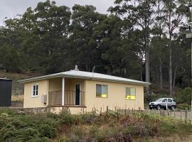 Aruma Cottage Bruny Island，位于Alonnah的酒店