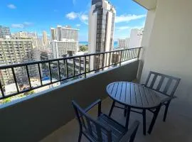 Royal Kuhio 1713 - Spacious Studio with Stunning City Views in the Heart of Waikiki!