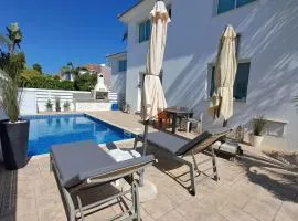 Relaxing Avra Villa 7 minutes from Protaras