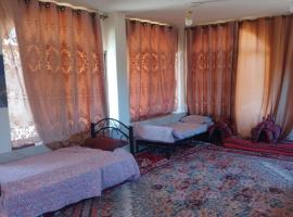 private room with cultural experience and great landscapes，位于ŞirfahWadi Mujib附近的酒店