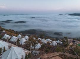 Cloud9 Glamping & Cafe，位于Xuân Trường的豪华帐篷