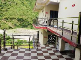 Poonam Lodge and Hotel in Kedarnath & Chopta，位于Rudraprayāg的酒店