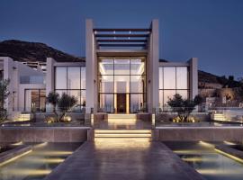 The Royal Senses Resort & Spa Crete, Curio Collection by Hilton，位于帕诺尔莫斯雷斯蒙的度假村