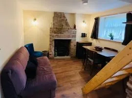 Cute and Cosy Little Cottage
