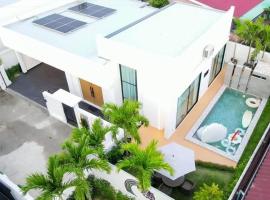 Phirom pool villa pattaya，位于农布的酒店