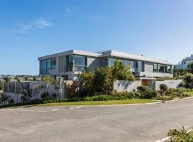 Luxury Beachy Head Villa 150m from the beach