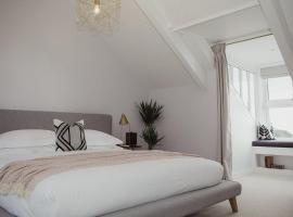 Forest Silence Hotel，位于邓多克的酒店