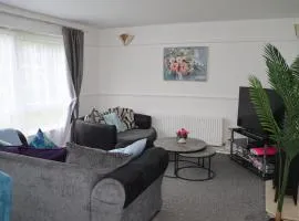 Superb 3 Bedroom flat in Stafford