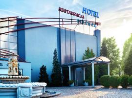 Hotel Pietrak，位于Trzemeszno的酒店