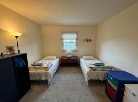Cozy Room in Fort Lee，位于利堡的酒店