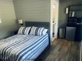 TeePee Room 6- Newly Renovated