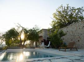 Oikia Aetolithi (near Mikines)，位于Fíkhtion的酒店