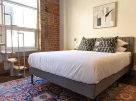Historic 1 Br Apt With Exposed Brick Loft Downtown