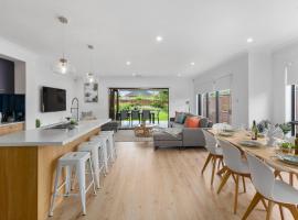 East Corrimal Escape - Beautiful Beachside Living，位于卧龙岗的酒店