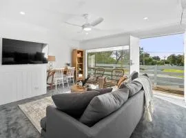 The Whitewinds - A Group Escape by Rosebud Beach