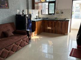 Lalita Kunj - Fully furnished Appartment Vrindavan，位于范兰德凡的公寓