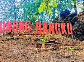 Gunung bangku ciwidey rancabali camp，位于希维德的豪华帐篷营地