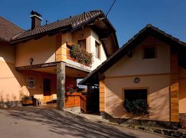 Houses and Apt in Smarjeske Toplice Kranjska Krain 26042，位于斯玛杰克托莱塞的酒店