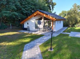 NEU! Ferienhaus am See，位于Prötzel的酒店