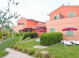 ISA-Residence with swimming pool in Mazzanta at only 600 meters from the beach, apartments with air conditioning and private outdoor area