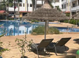 Bel appartement à skhirat plage et à 20 mn de Rabat，位于斯希拉特的酒店