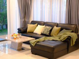 Bangna 4bedroom new house luxurious discount now，位于曼谷的别墅